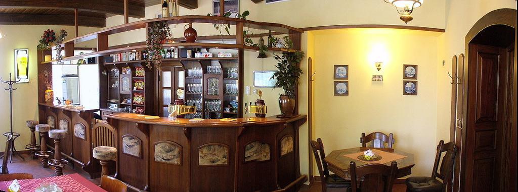 Hotel Filippi Zdirec nad Doubravkou Екстер'єр фото