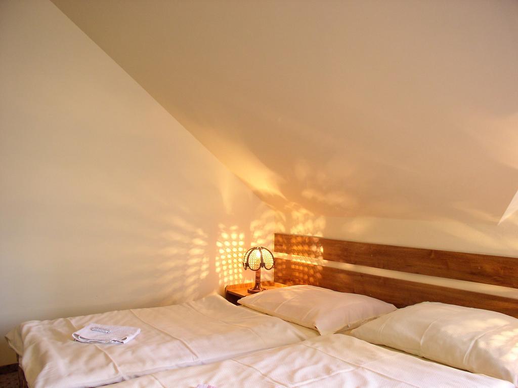 Hotel Filippi Zdirec nad Doubravkou Екстер'єр фото
