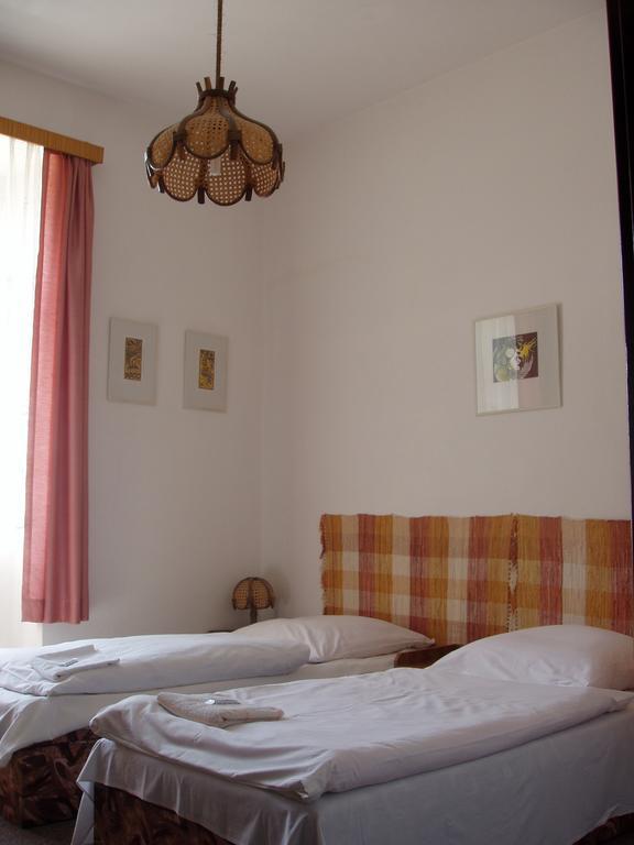 Hotel Filippi Zdirec nad Doubravkou Екстер'єр фото